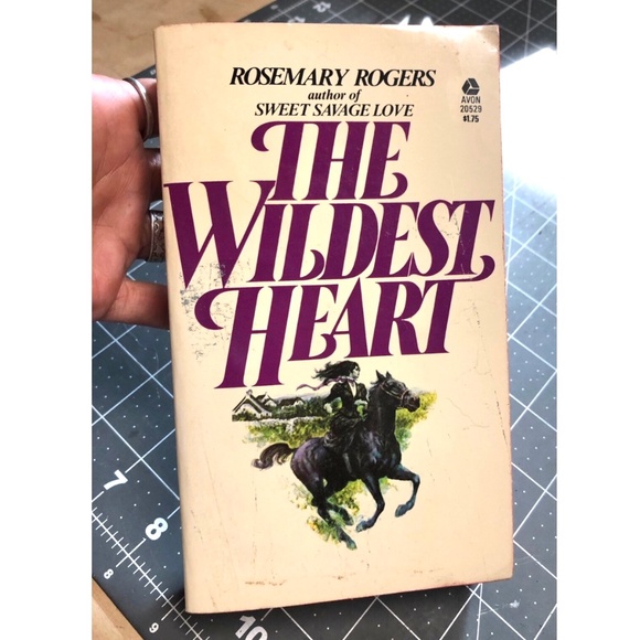 **SOLD***1974 The WILDEST HEART~Rosemary Rogers~Avon PB Romance Novel Book - Picture 1 of 9